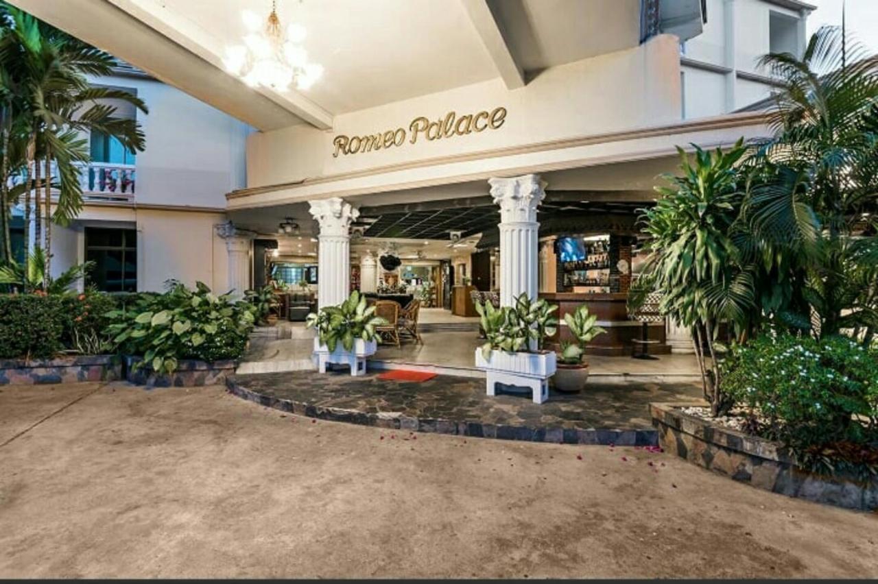 Hotel Romeo Palace Pattaya Zewnętrze zdjęcie